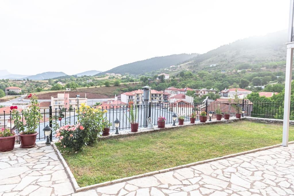 Dimitri'S Mountain House Apartment Karpenisi Exterior photo