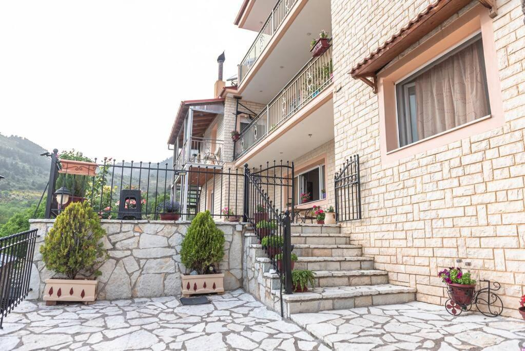 Dimitri'S Mountain House Apartment Karpenisi Exterior photo