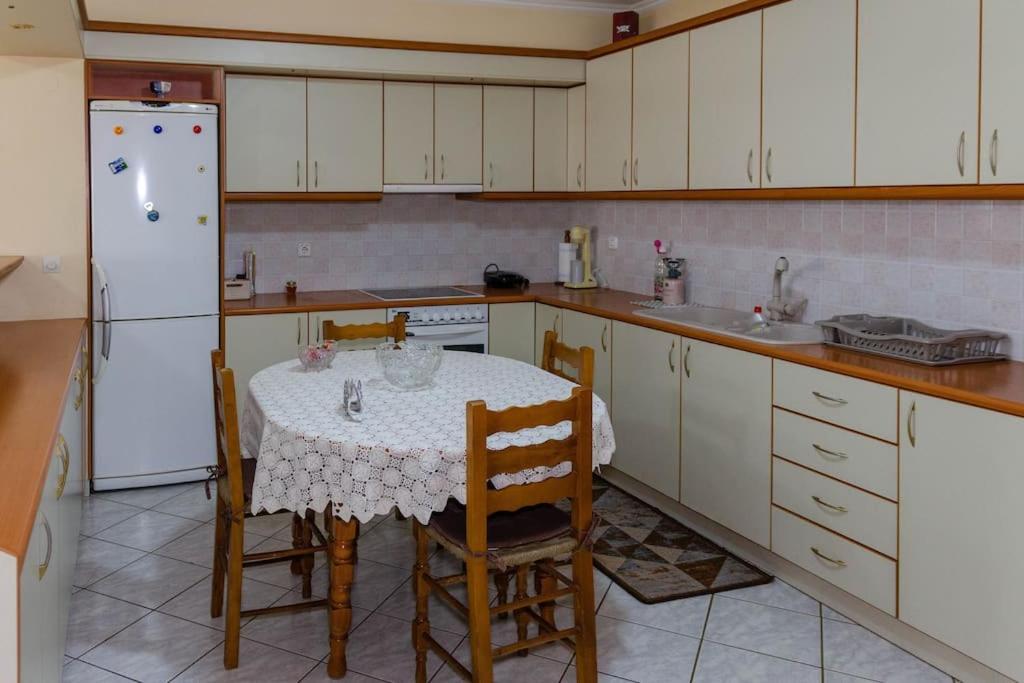 Dimitri'S Mountain House Apartment Karpenisi Exterior photo